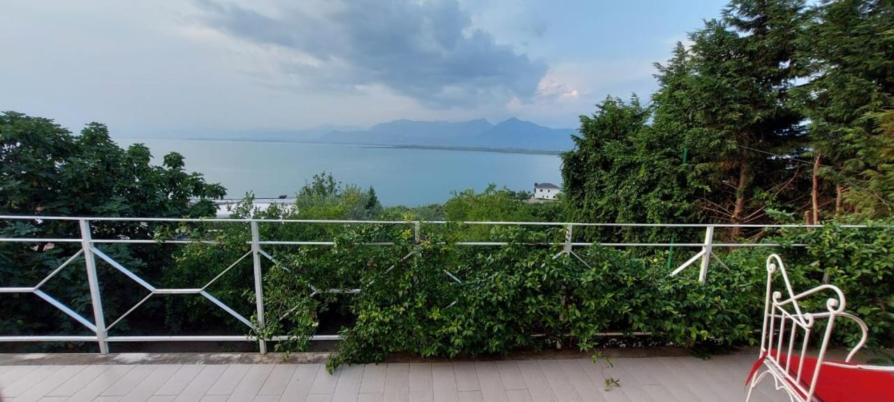 Shiroka Lake Home Екстер'єр фото