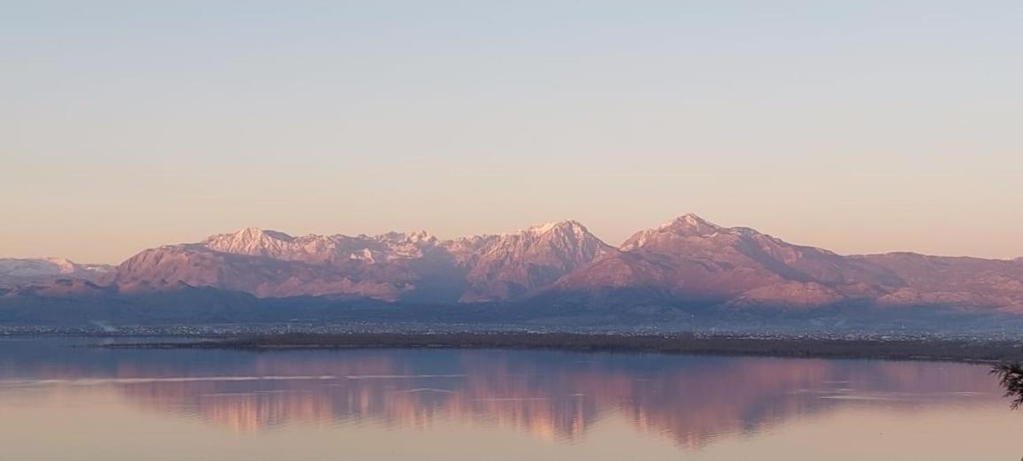 Shiroka Lake Home Екстер'єр фото